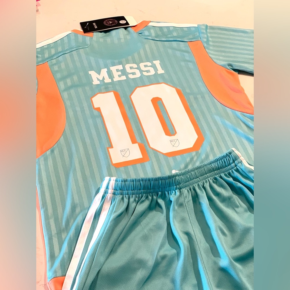 LIONEL MESSI MIAMI SOCCER JERSEY YOUTH MEDIUM SIZE 26 KIDS JERSEY KIT 2 PCS NWT